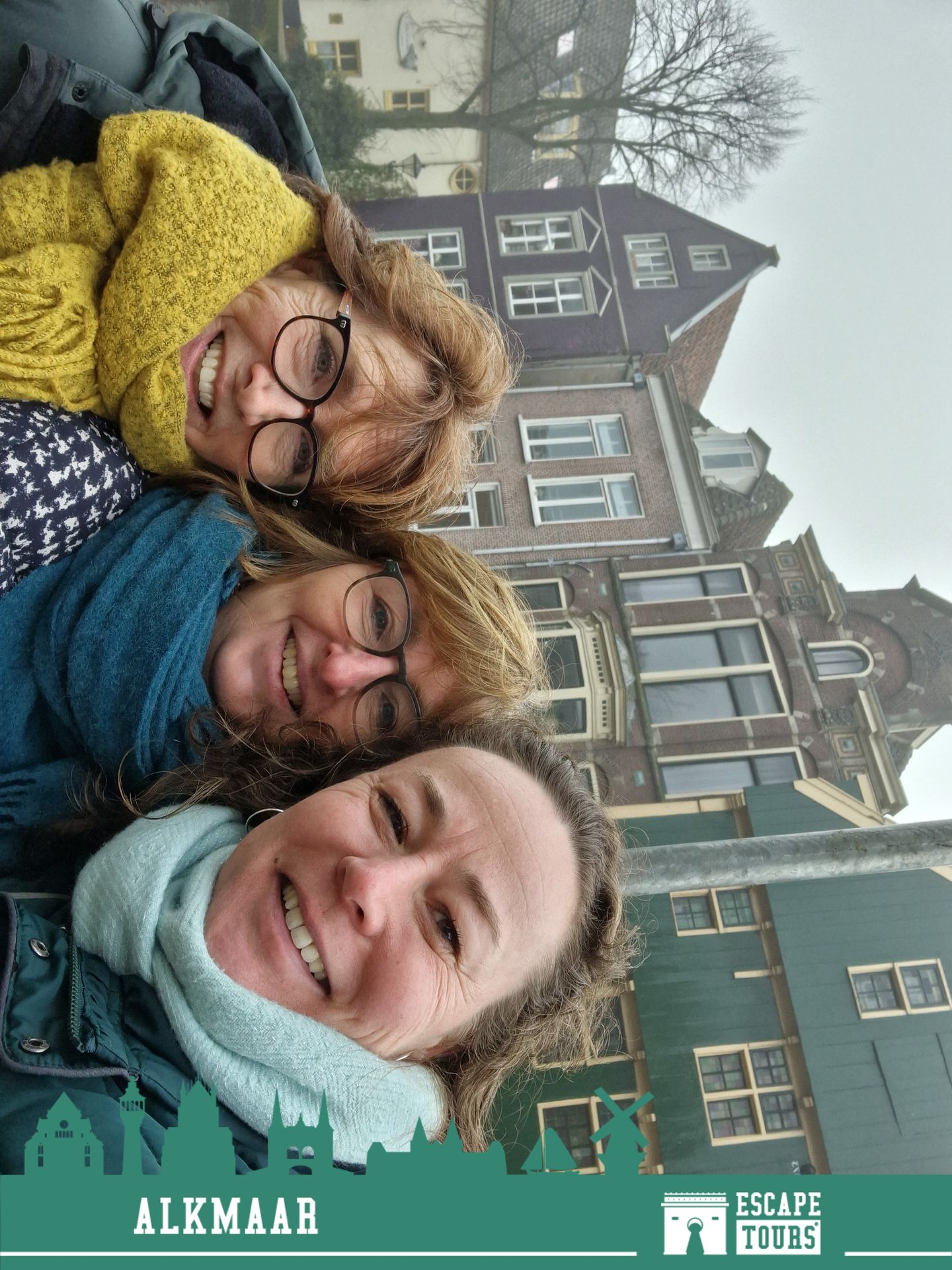 Teamfoto van 3 fietsen zonder fratsen