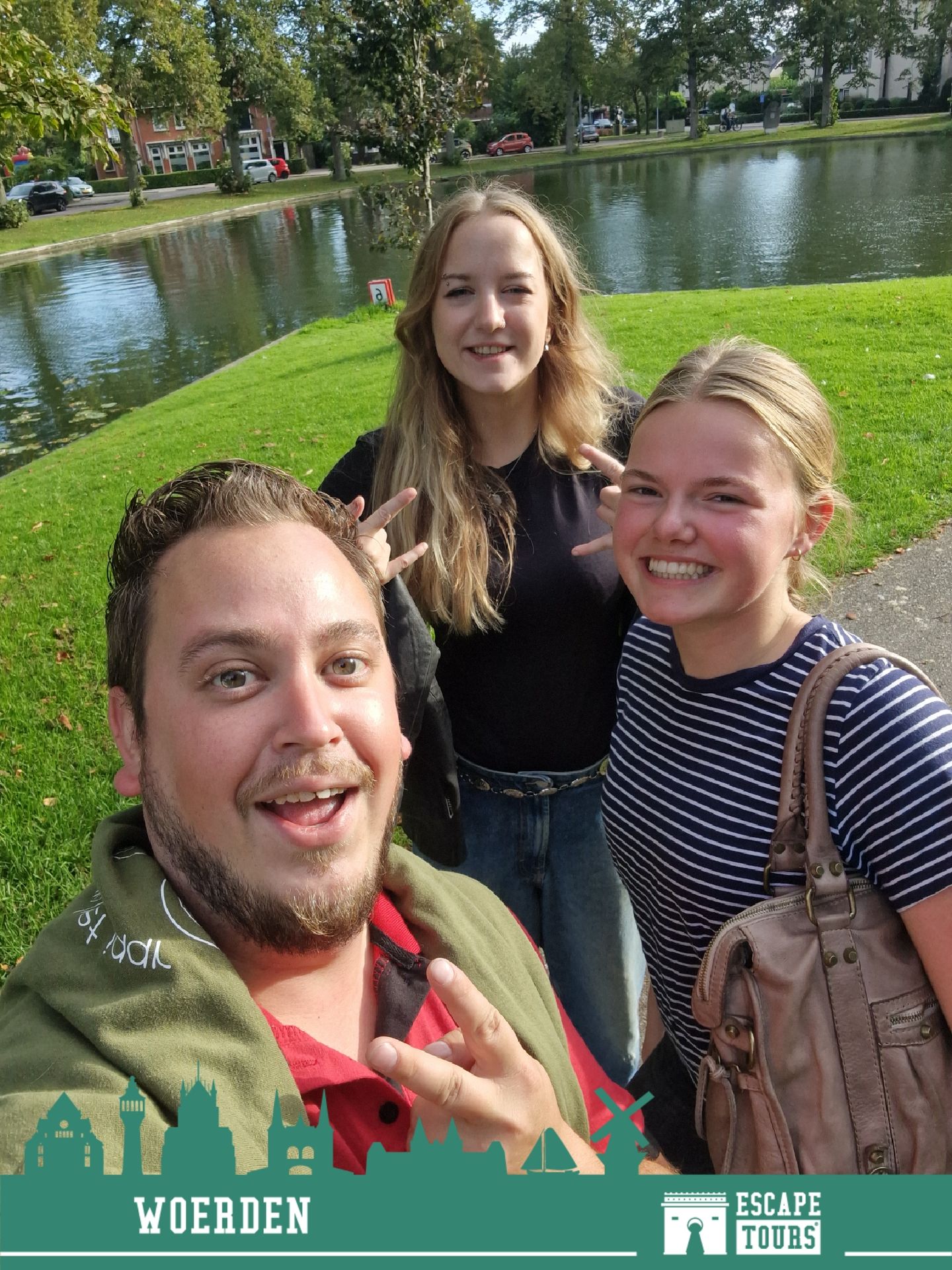 Teamfoto van 2 and a half girls